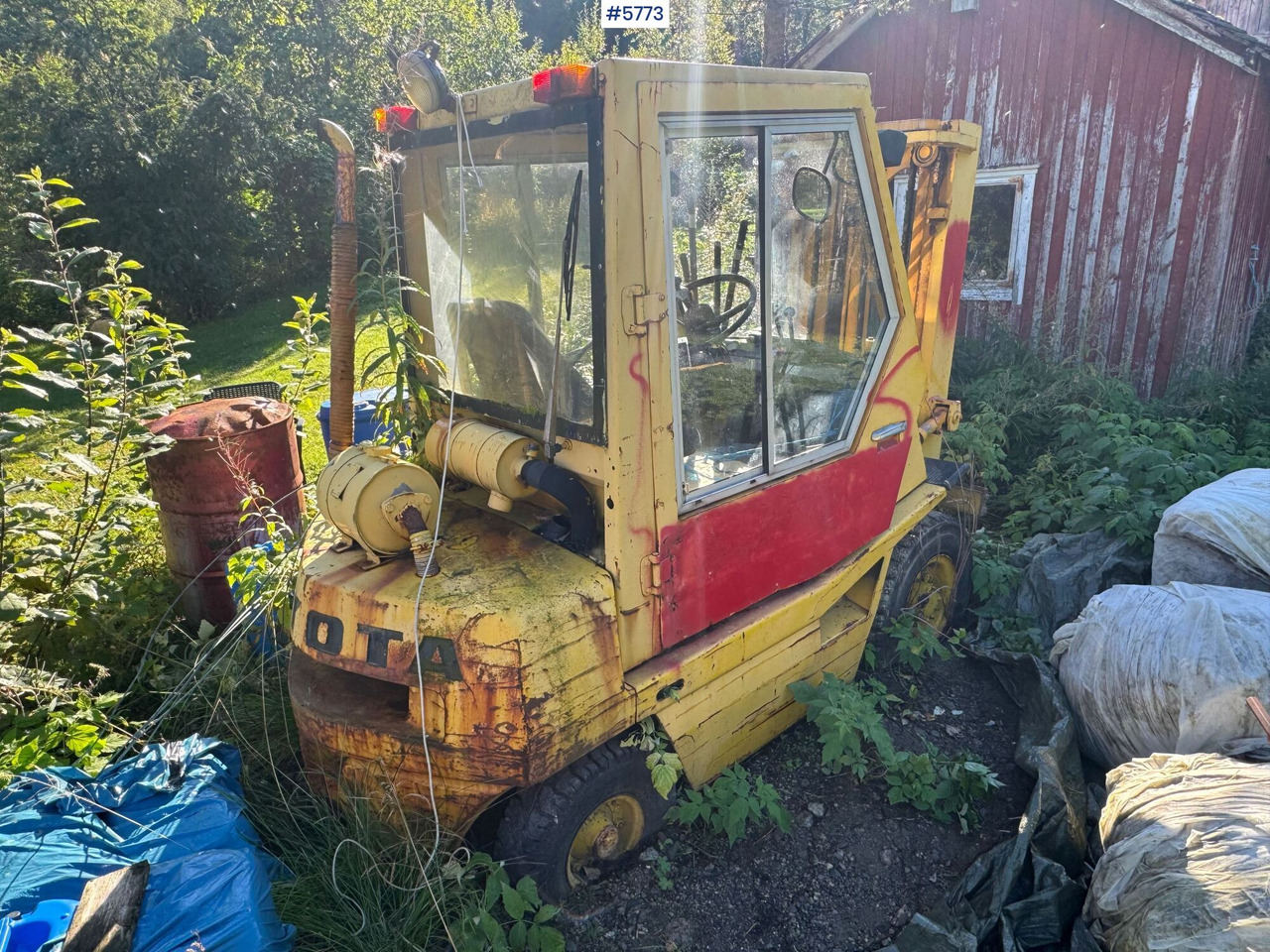 Toyota 02-3FD25 Truck. Repair object - Chariot élévateur: photos 3 Toyota 02-3FD25 Truck. Repair object - Chariot élévateur: photos 3