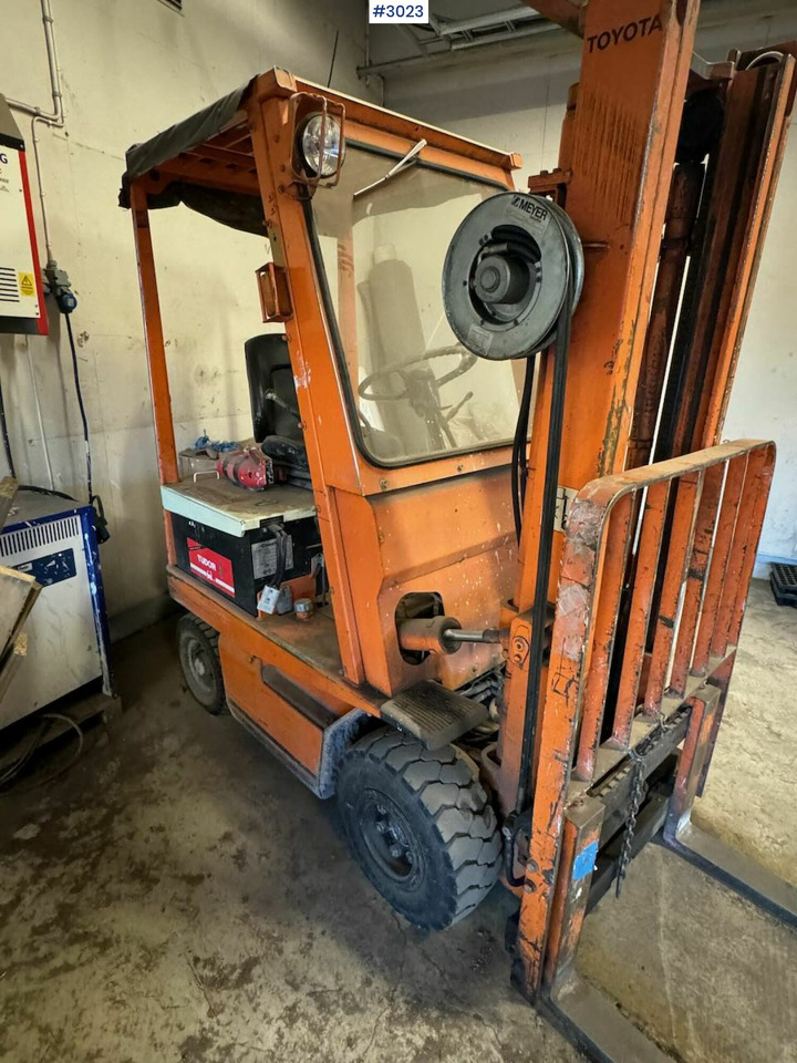 Toyota 4FB15 Forklift - Chariot élévateur: photos 5 Toyota 4FB15 Forklift - Chariot élévateur: photos 5