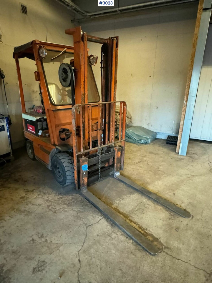Toyota 4FB15 Forklift - Chariot élévateur: photos 4 Toyota 4FB15 Forklift - Chariot élévateur: photos 4