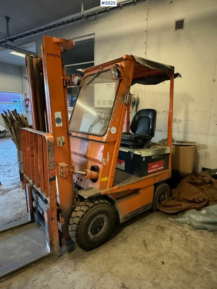 Toyota 4FB15 Forklift - Chariot élévateur: photos 2 Toyota 4FB15 Forklift - Chariot élévateur: photos 2