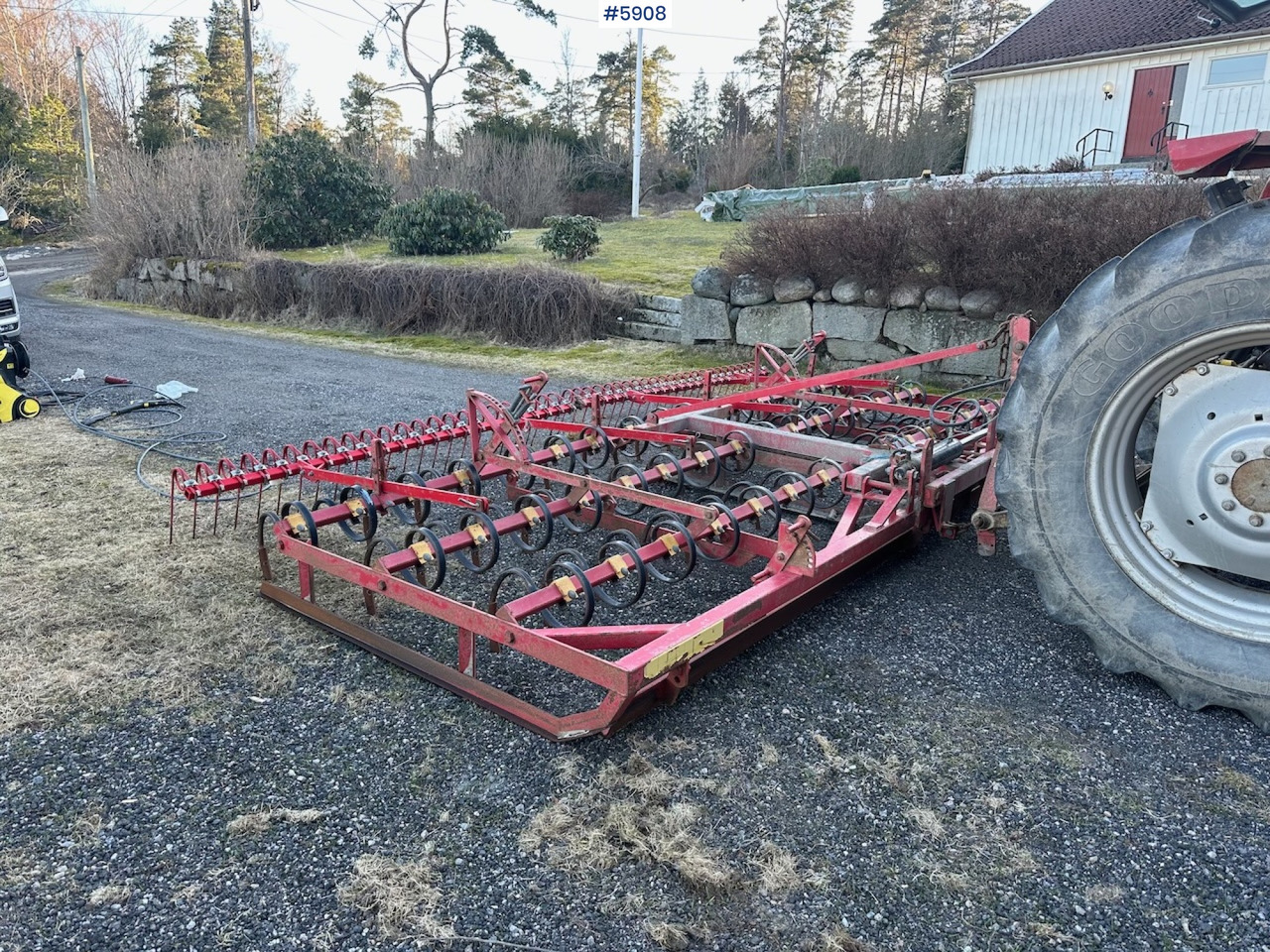 Väderstad Cultivator 4.6 m - Outils du sol: photos 3 Väderstad Cultivator 4.6 m - Outils du sol: photos 3