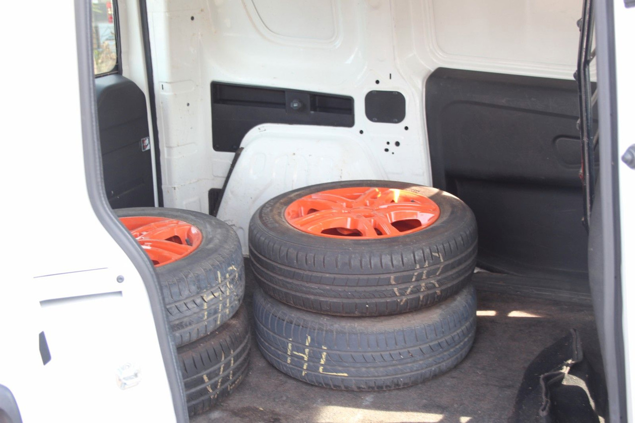 Fiat Doblo SX Kasten Klima AHK Dachträger en leasing occasion Fiat Doblo SX Kasten Klima AHK Dachträger: photos 12 Fiat Doblo SX Kasten Klima AHK Dachträger en leasing occasion Fiat Doblo SX Kasten Klima AHK Dachträger: photos 12