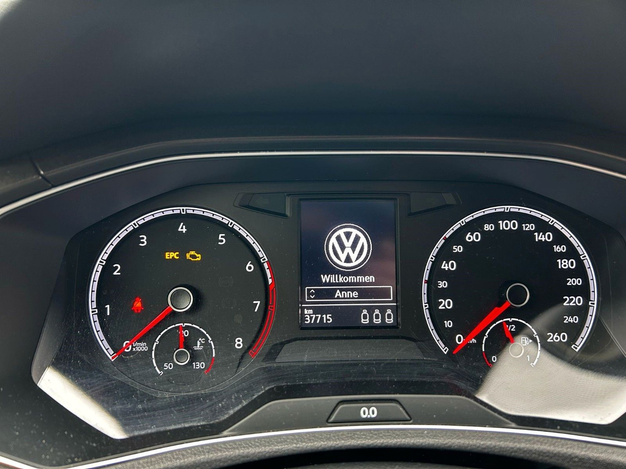 SUV Volkswagen T-Roc Style: photos 11 SUV Volkswagen T-Roc Style: photos 11