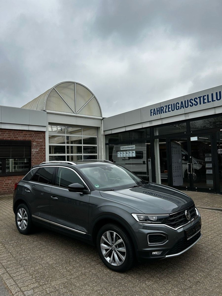 SUV Volkswagen T-Roc Style: photos 9