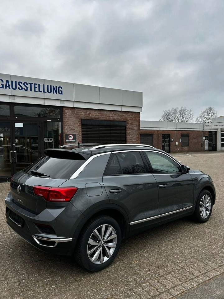 SUV Volkswagen T-Roc Style: photos 6