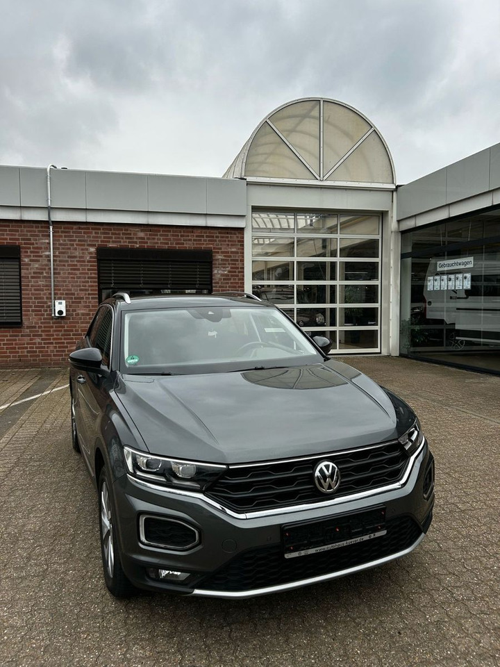 SUV Volkswagen T-Roc Style: photos 10