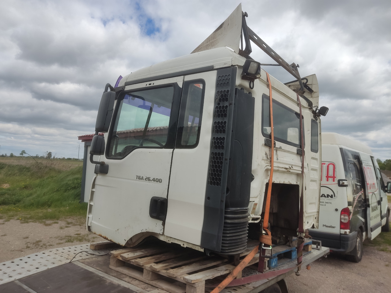 MAN cab F99/L17 - Cabine: photos 3 MAN cab F99/L17 - Cabine: photos 3