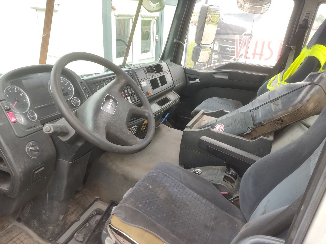 MAN cab F99/L17 - Cabine: photos 4 MAN cab F99/L17 - Cabine: photos 4