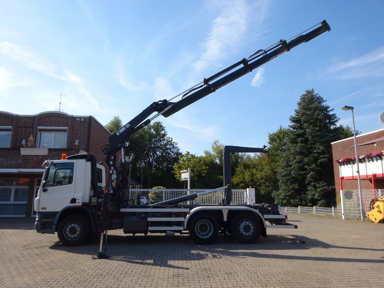 DAF 28-250 CF Abroller + HIA B195-3 Kran - Camion ampliroll, Camion grue: photos 1 DAF 28-250 CF Abroller + HIA B195-3 Kran - Camion ampliroll, Camion grue: photos 1