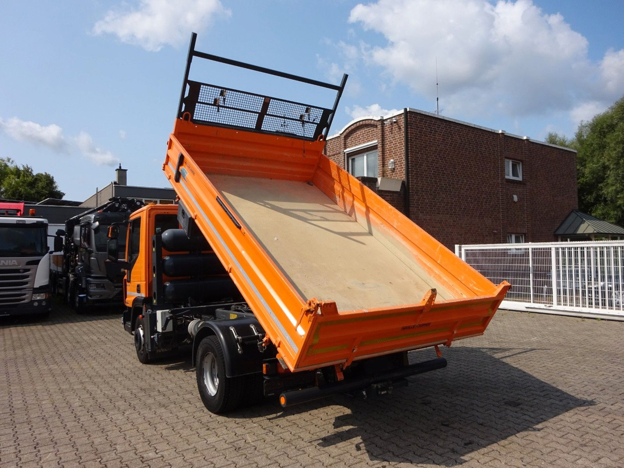Iveco 120-210 MEILLER 3Skipper CNG GAS 4x2 - Camion benne: photos 5 Iveco 120-210 MEILLER 3Skipper CNG GAS 4x2 - Camion benne: photos 5