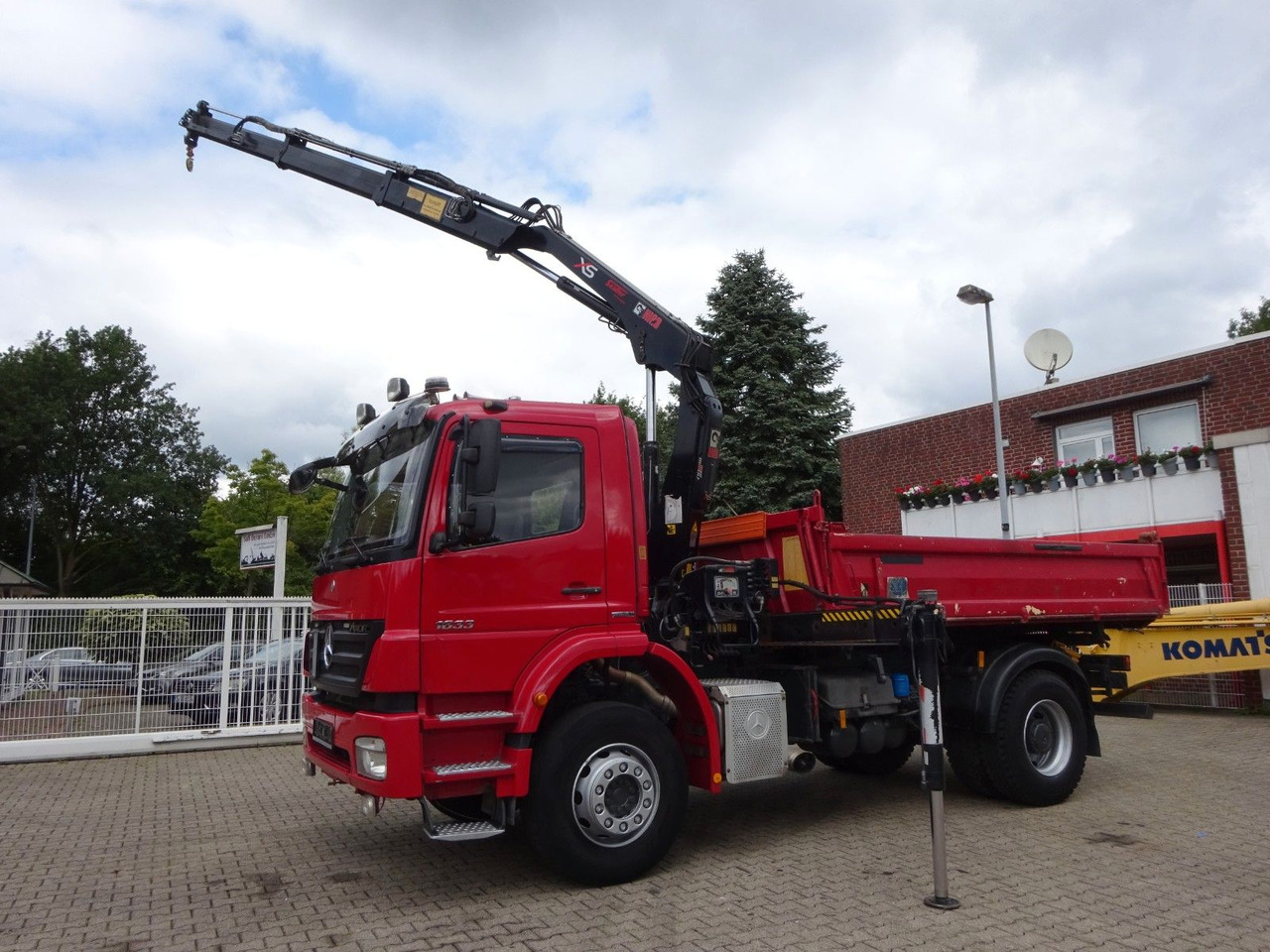 Mercedes-Benz 1833 Axor Meiller 3Skipper +HIAB 111 HIDUO +Funk - Camion benne, Camion grue: photos 5 Mercedes-Benz 1833 Axor Meiller 3Skipper +HIAB 111 HIDUO +Funk - Camion benne, Camion grue: photos 5