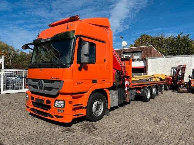 Mercedes-Benz 2541 Actros Plattform + FASSI Kran 6X2 - Camion grue: photos 2 Mercedes-Benz 2541 Actros Plattform + FASSI Kran 6X2 - Camion grue: photos 2