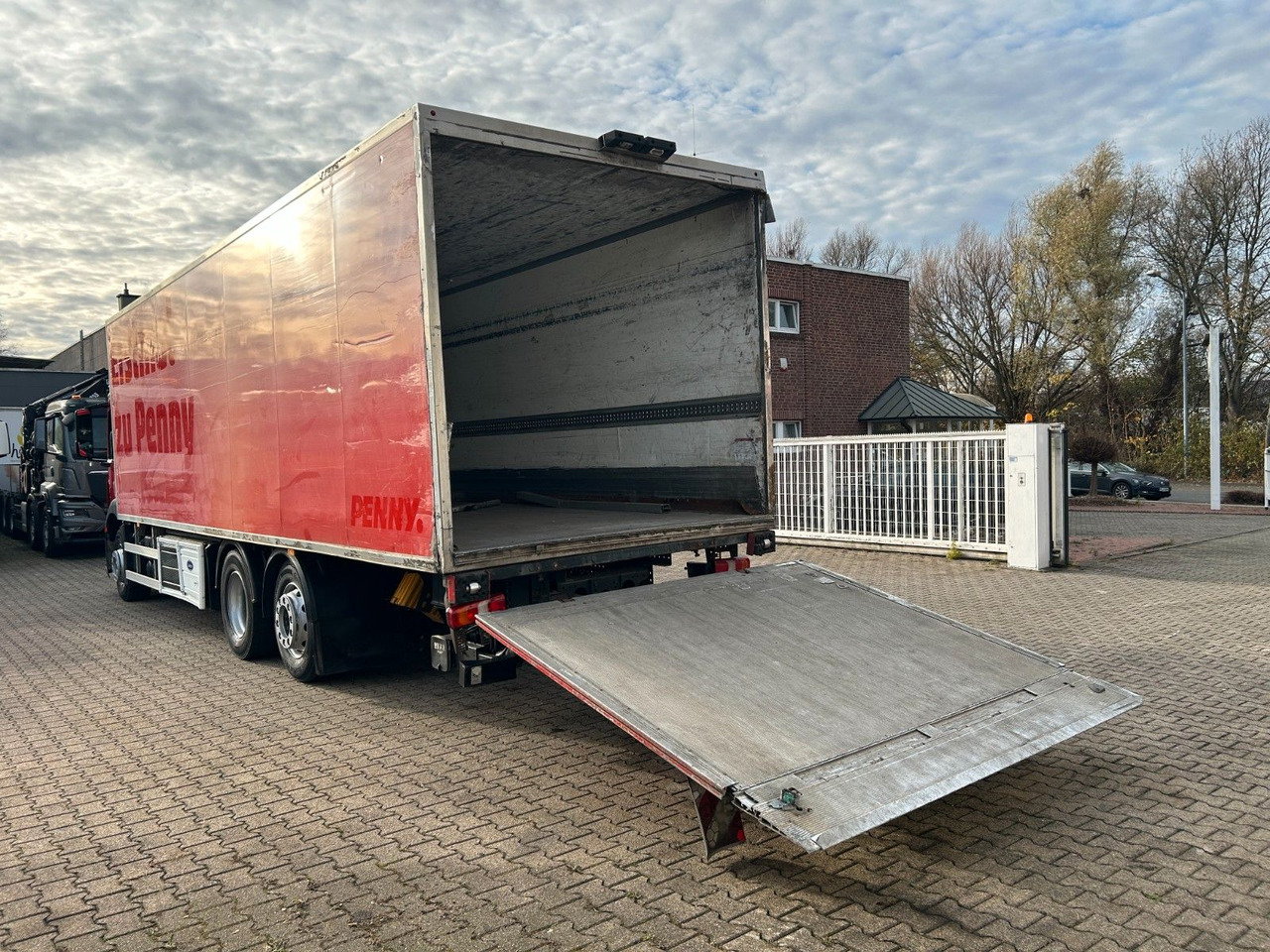 Mercedes-Benz 2636 Antos Kühlkoffer +BÄR LBW 3x im Bestand - Camion frigorifique: photos 5 Mercedes-Benz 2636 Antos Kühlkoffer +BÄR LBW 3x im Bestand - Camion frigorifique: photos 5