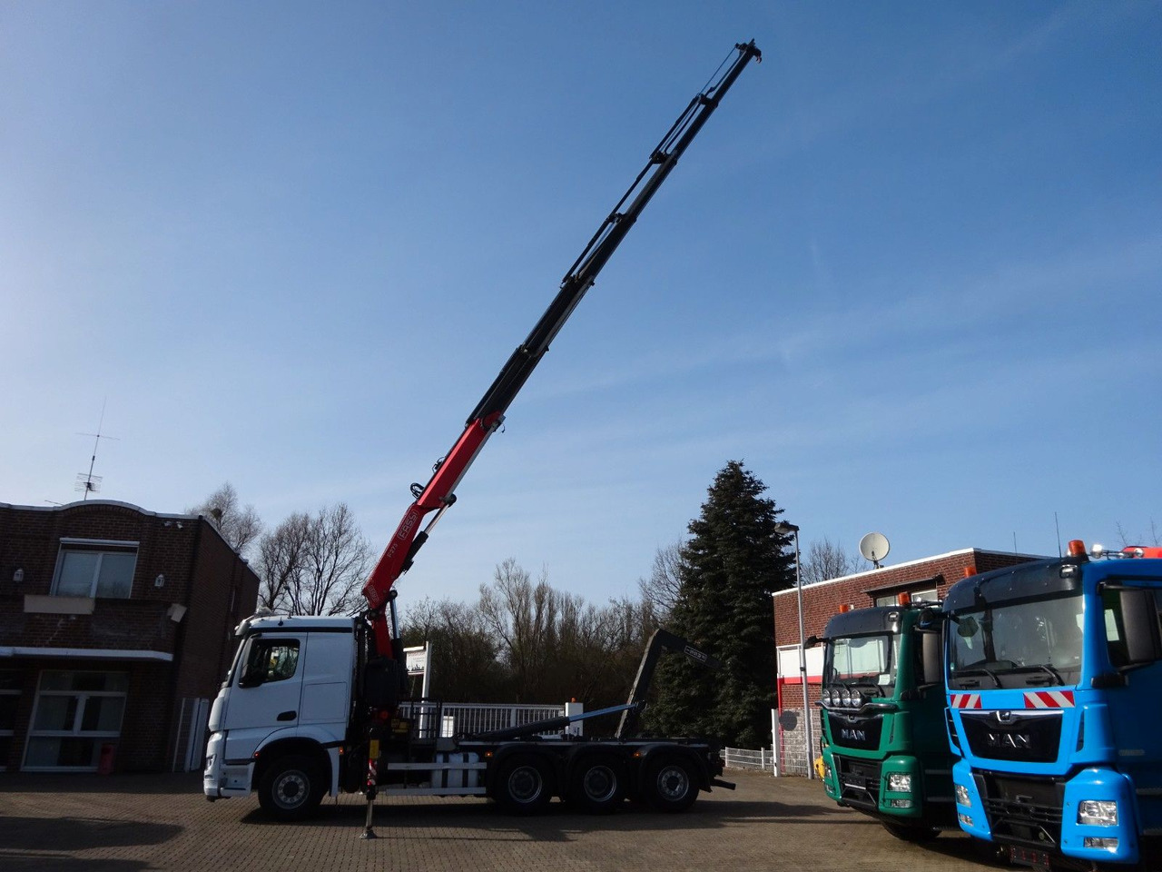 Mercedes-Benz 3248 Fassi Abroller + Fassi F275A Kran 6x2 - Camion ampliroll, Camion grue: photos 2 Mercedes-Benz 3248 Fassi Abroller + Fassi F275A Kran 6x2 - Camion ampliroll, Camion grue: photos 2