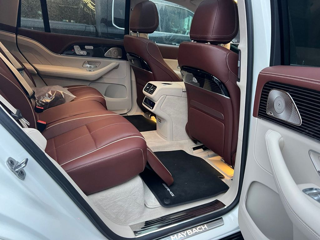 Mercedes-Benz GLS 600 Maybach 4Matic | 23 ZOLL | BURMESTER - SUV: photos 5 Mercedes-Benz GLS 600 Maybach 4Matic | 23 ZOLL | BURMESTER - SUV: photos 5