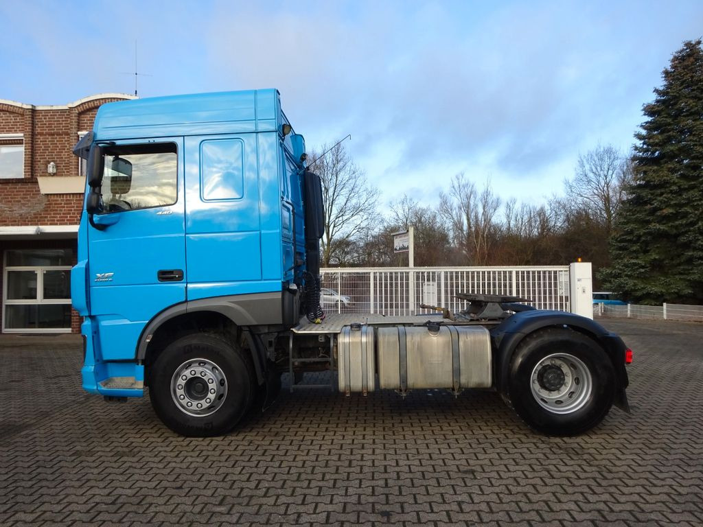 DAF XF 440 + Hydrl. Pumpe 4x2 - Tracteur routier: photos 3 DAF XF 440 + Hydrl. Pumpe 4x2 - Tracteur routier: photos 3