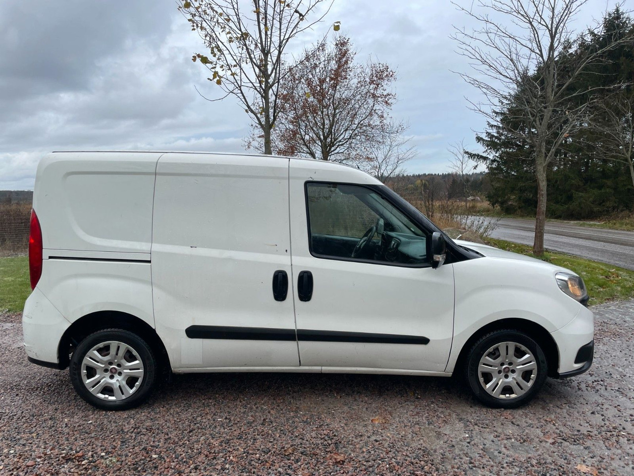 Fiat Doblo Doblò Basis Kasten 1.3 diesel - Voiture break: photos 5 Fiat Doblo Doblò Basis Kasten 1.3 diesel - Voiture break: photos 5