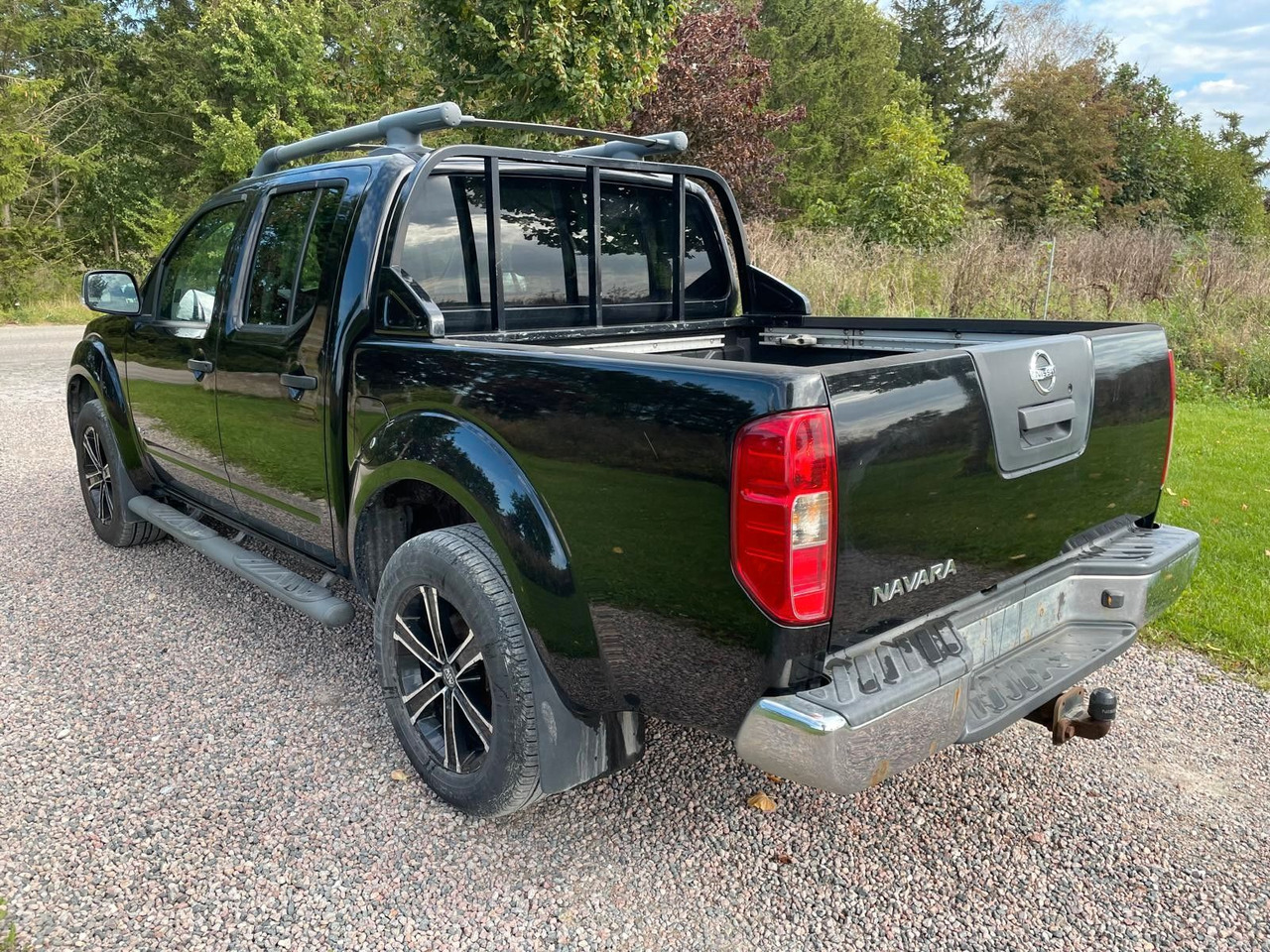 Nissan Navara Pickup Double Cab LE V6 4x4 LB - SUV: photos 3 Nissan Navara Pickup Double Cab LE V6 4x4 LB - SUV: photos 3