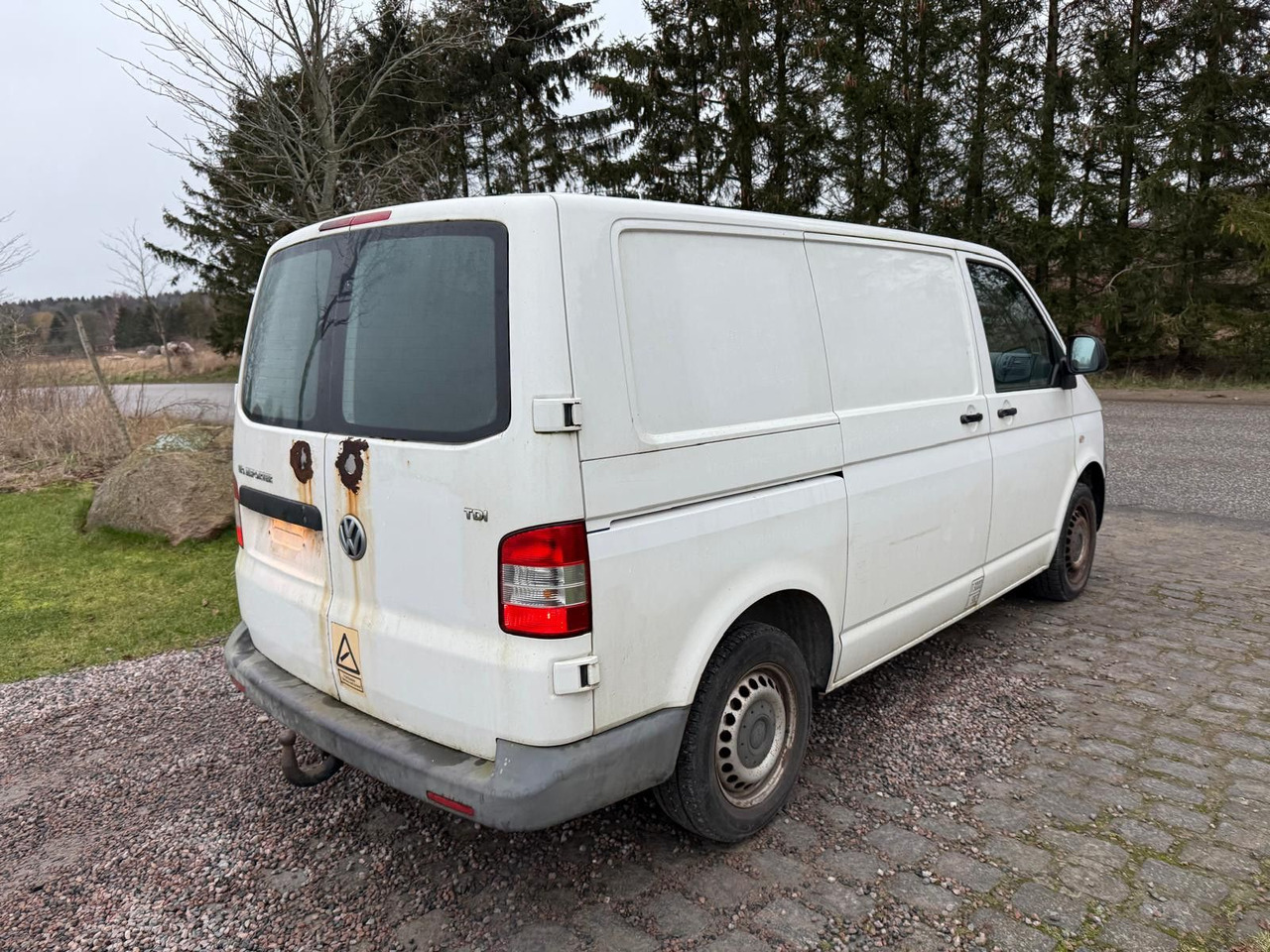 Volkswagen T5 Transporter 2.0 TDI Kasten *RESERVED Ro - Fourgonnette: photos 5 Volkswagen T5 Transporter 2.0 TDI Kasten *RESERVED Ro - Fourgonnette: photos 5