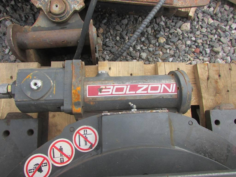 Bolzoni Fassgreifer drum clamp KG 06T2A SP - Grappin pour Matériel de manutention: photos 3 Bolzoni Fassgreifer drum clamp KG 06T2A SP - Grappin pour Matériel de manutention: photos 3