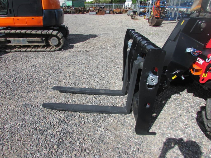 Faresin 6.26 Classic 52 (Zeppelin ZT6.26, JCB 525-60) - Chariot télescopique: photos 3 Faresin 6.26 Classic 52 (Zeppelin ZT6.26, JCB 525-60) - Chariot télescopique: photos 3