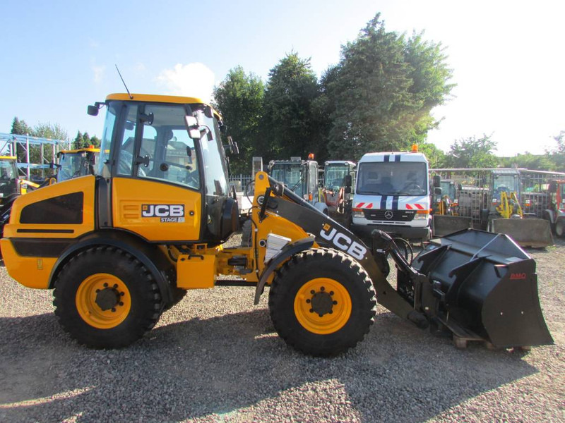 JCB 409 Radlader 47.500 EUR - Chargeuse sur pneus: photos 1 JCB 409 Radlader 47.500 EUR - Chargeuse sur pneus: photos 1