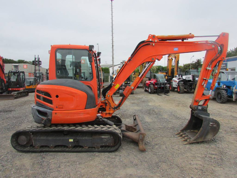Kubota U 55-4 25.500 EUR - Mini pelle: photos 1 Kubota U 55-4 25.500 EUR - Mini pelle: photos 1