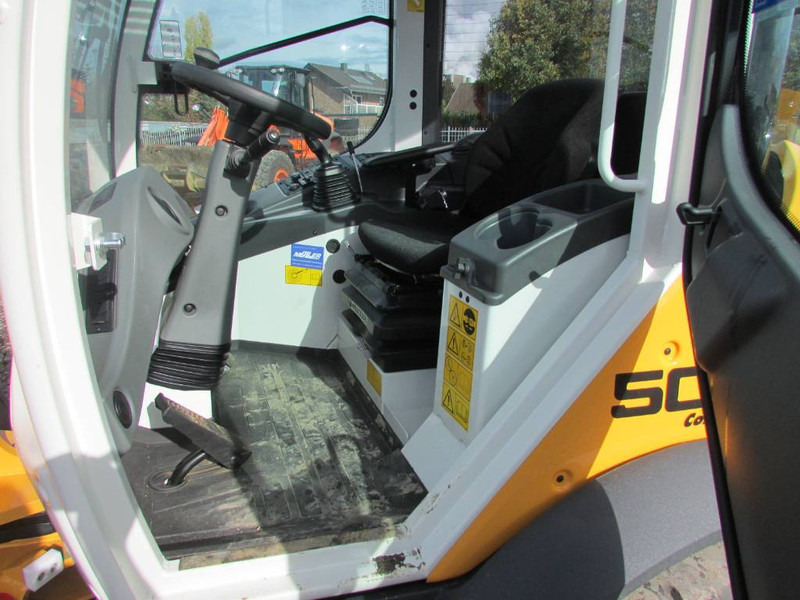 Chargeuse sur pneus Liebherr L 506 Compact Radlader 46.500 EUR netto L506C: photos 10