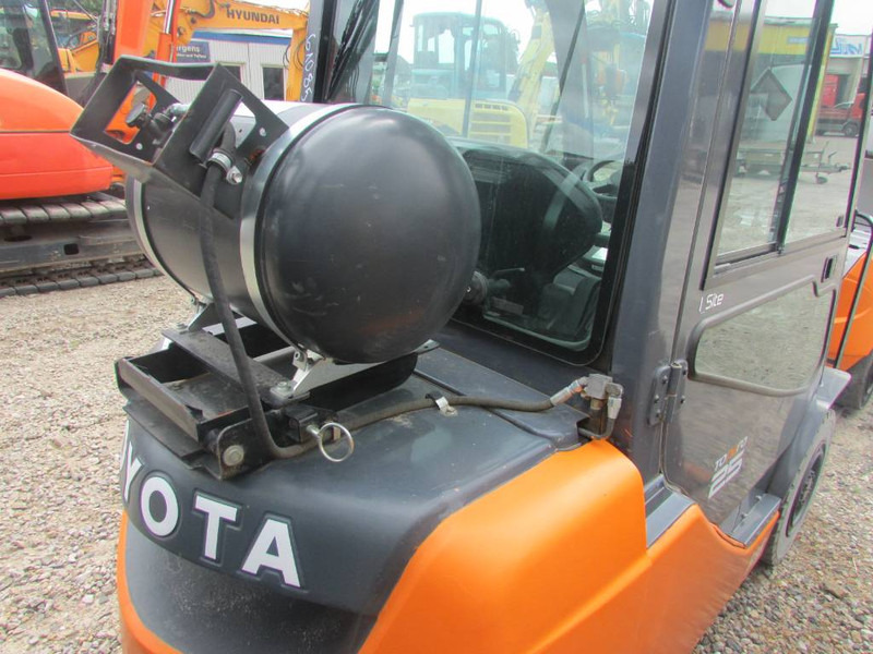 Toyota 02-8 FGF 25 Tonero 25 Gas Stapler - Chariot élévateur à gaz: photos 5 Toyota 02-8 FGF 25 Tonero 25 Gas Stapler - Chariot élévateur à gaz: photos 5