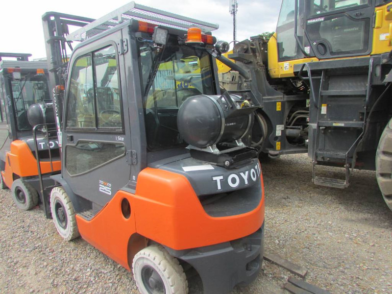 Toyota 02-8 FGF 25 Tonero 25 Gas Stapler - Chariot élévateur à gaz: photos 2 Toyota 02-8 FGF 25 Tonero 25 Gas Stapler - Chariot élévateur à gaz: photos 2