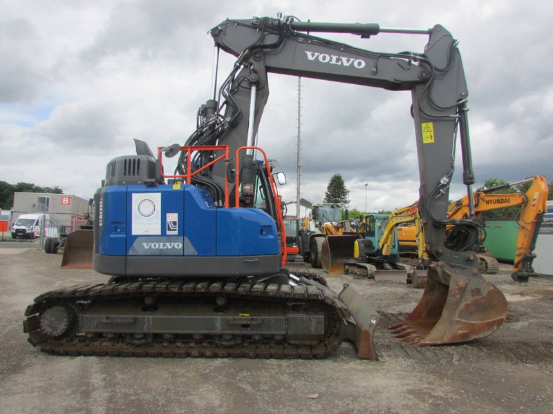 Pelle sur chenille Volvo EC 235 EL Kettenbagger 132.000 EUR / AC