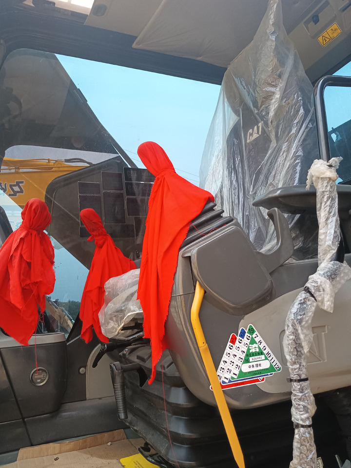 CATERPILLAR 323D2L - Pelle sur chenille: photos 3 CATERPILLAR 323D2L - Pelle sur chenille: photos 3