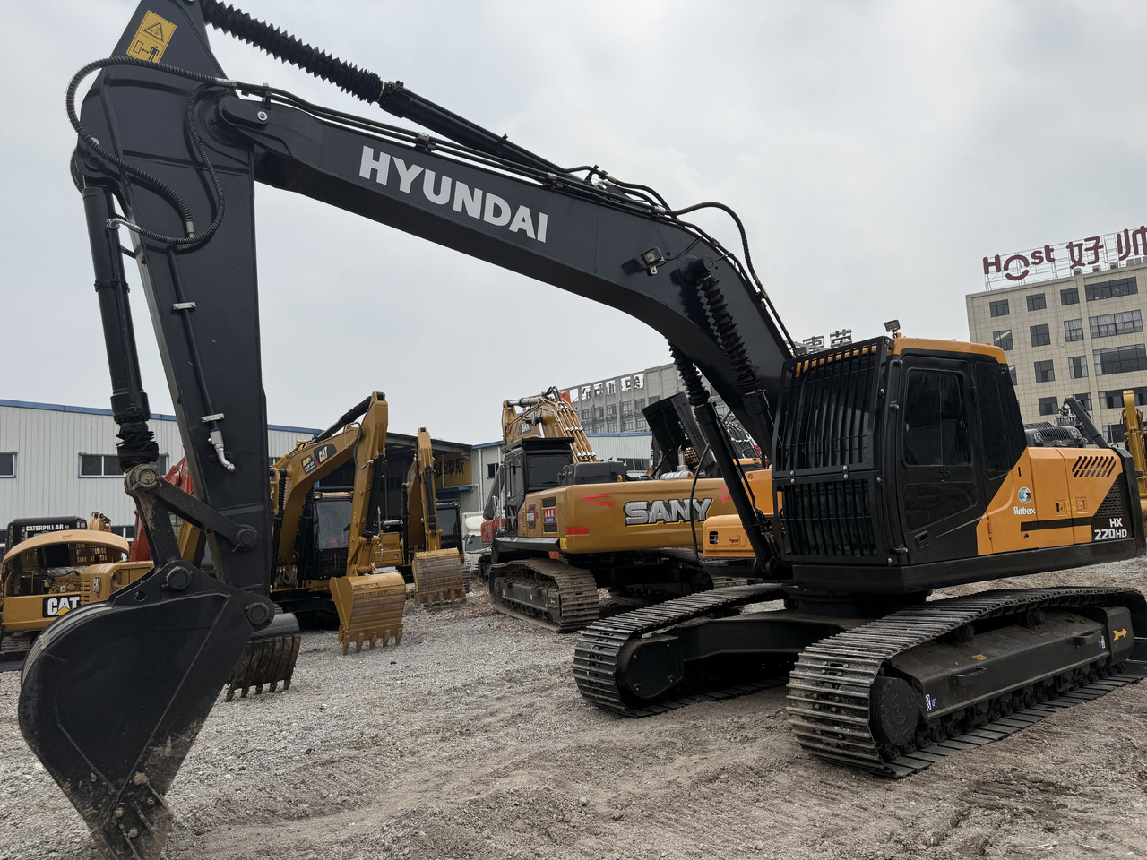 HYUNDAI HX220HD - Pelle sur chenille: photos 2 HYUNDAI HX220HD - Pelle sur chenille: photos 2