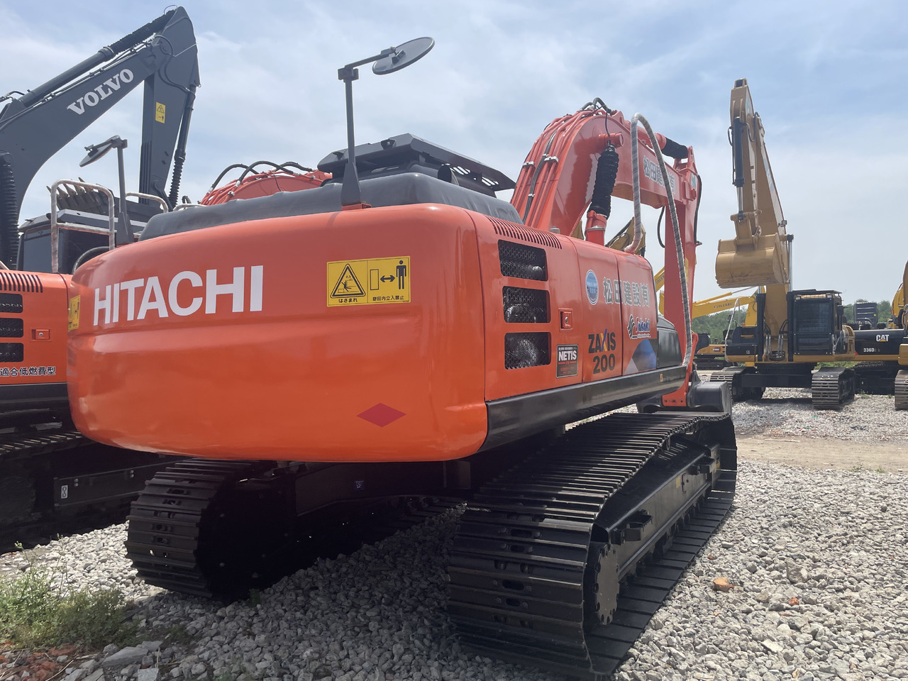 Hitachi ZX200 - Pelle sur chenille: photos 2 Hitachi ZX200 - Pelle sur chenille: photos 2