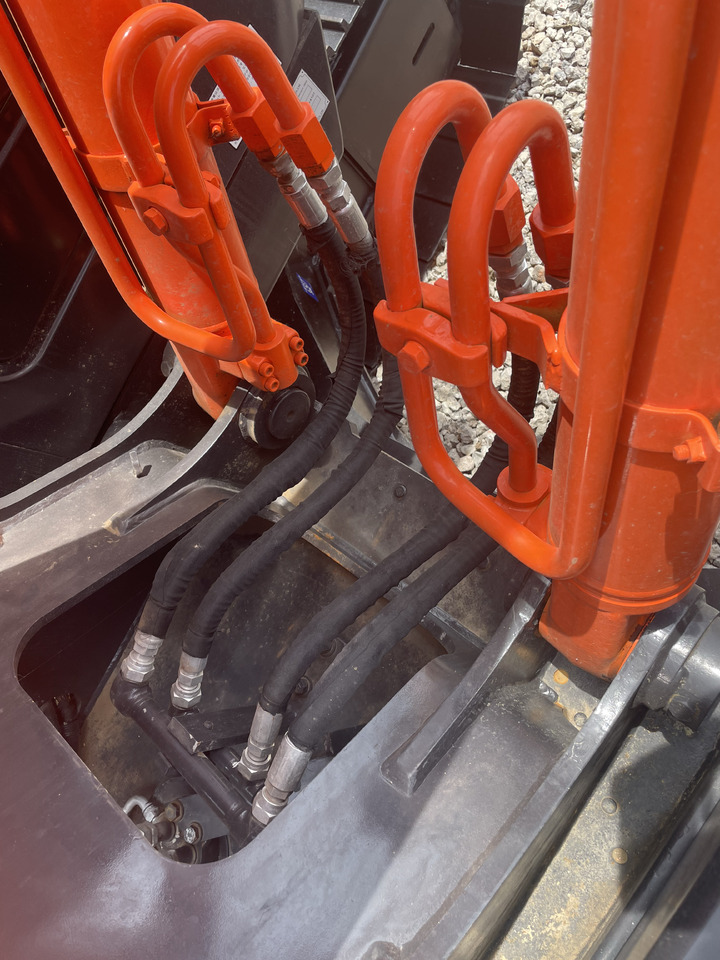 Hitachi ZX200 - Pelle sur chenille: photos 5 Hitachi ZX200 - Pelle sur chenille: photos 5