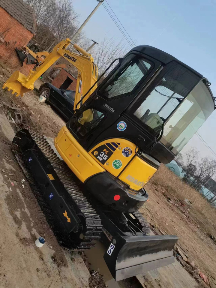 KOMATSU PC 35 MR - Mini pelle: photos 2 KOMATSU PC 35 MR - Mini pelle: photos 2