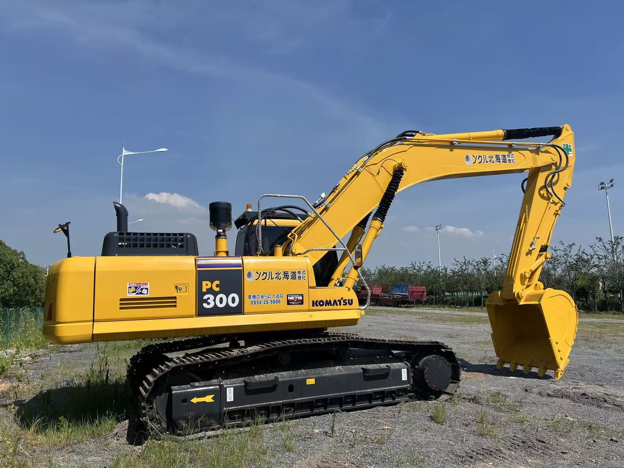 KOMATSU PC300-7 - Pelle sur chenille: photos 1 KOMATSU PC300-7 - Pelle sur chenille: photos 1