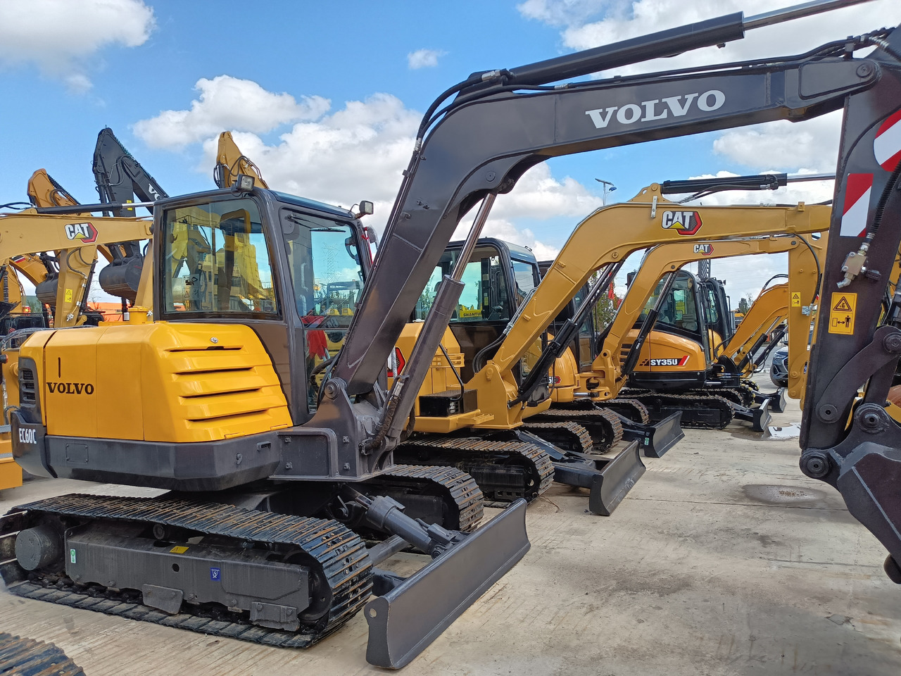 Volvo EC 60 D - Pelle sur chenille: photos 1 Volvo EC 60 D - Pelle sur chenille: photos 1