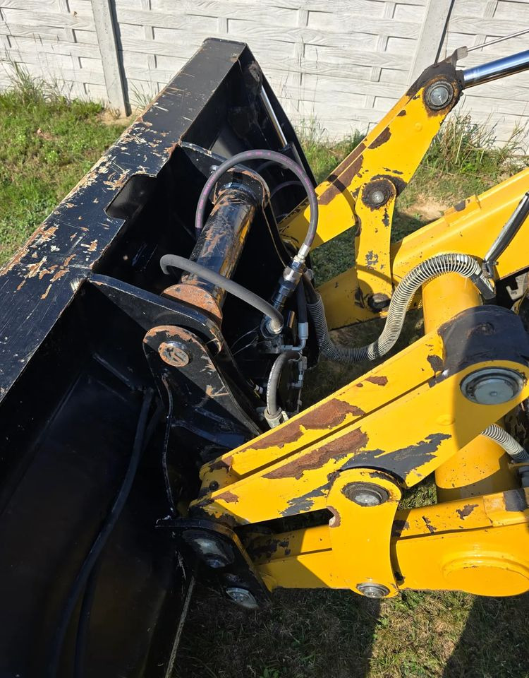 Caterpillar - Tractopelle: photos 4 Caterpillar - Tractopelle: photos 4
