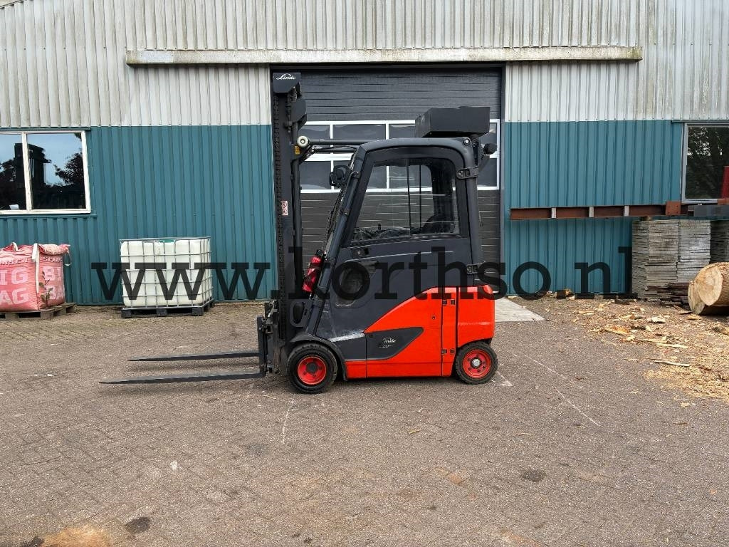 Linde E 20 - Chariot élévateur électrique: photos 1 Linde E 20 - Chariot élévateur électrique: photos 1
