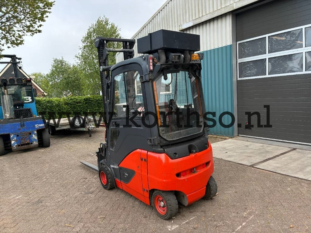 Linde E 20 - Chariot élévateur électrique: photos 3 Linde E 20 - Chariot élévateur électrique: photos 3