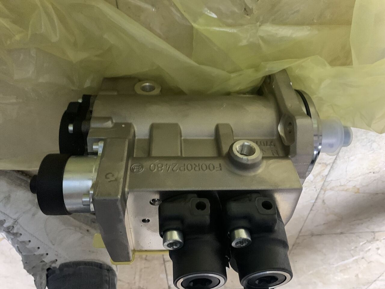 Bosch 0455020260 Mercedes-Benz 2017-2020 - Pompe à carburant pour Camion: photos 1 Bosch 0455020260 Mercedes-Benz 2017-2020 - Pompe à carburant pour Camion: photos 1