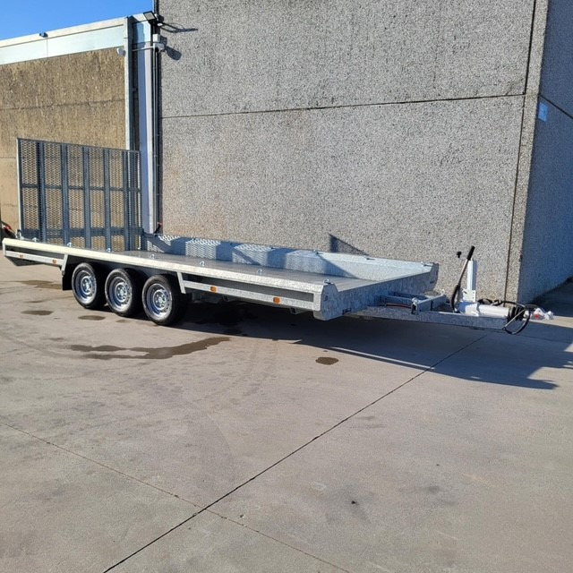 HULCO TERRAX-3 - Remorque porte-engin surbaissée: photos 1 HULCO TERRAX-3 - Remorque porte-engin surbaissée: photos 1