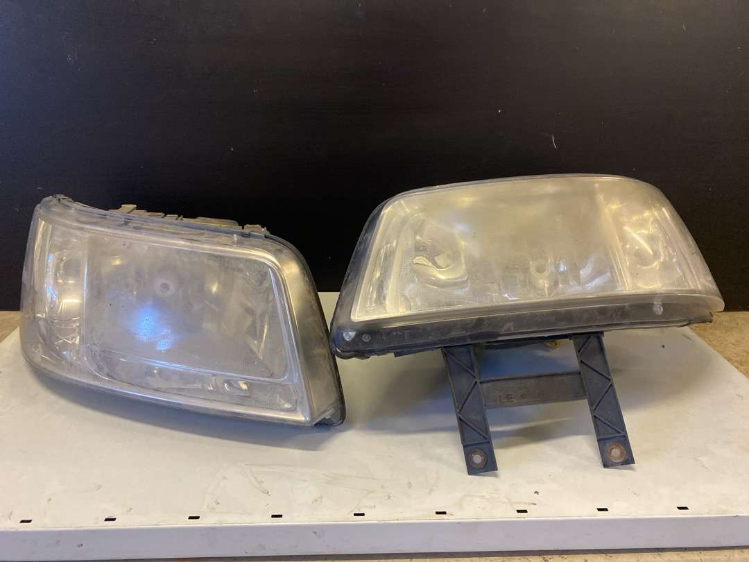 VW Transporter frontlykter - Outil/ Équipement: photos 1 VW Transporter frontlykter - Outil/ Équipement: photos 1