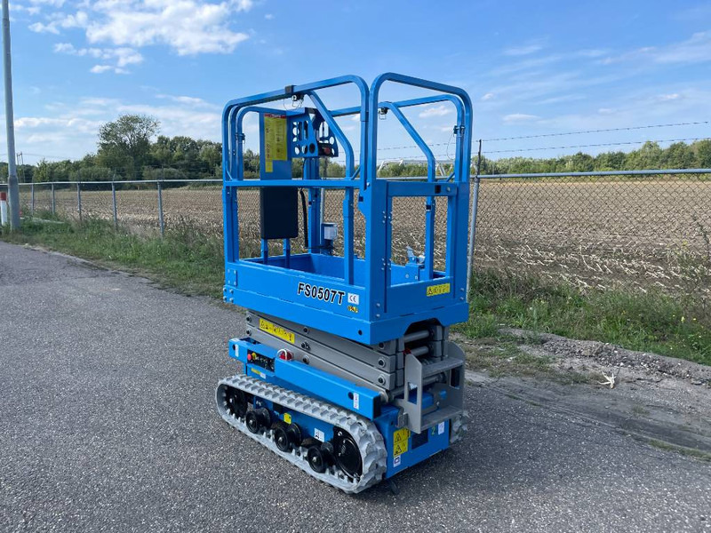 Fronteq FS0507T Tracked Scissor Lift - Nacelle ciseaux: photos 3 Fronteq FS0507T Tracked Scissor Lift - Nacelle ciseaux: photos 3