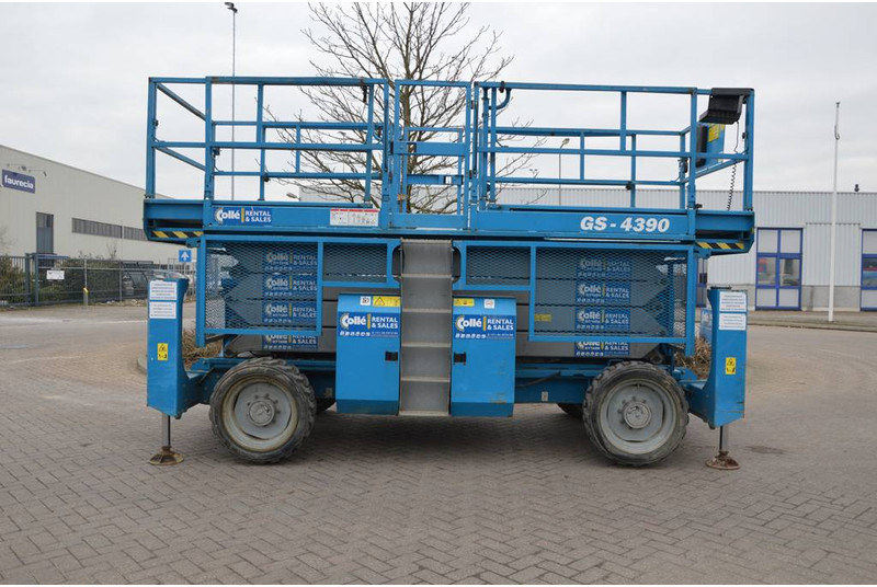 Genie GS4390RT | 2008 - Nacelle ciseaux: photos 2 Genie GS4390RT | 2008 - Nacelle ciseaux: photos 2