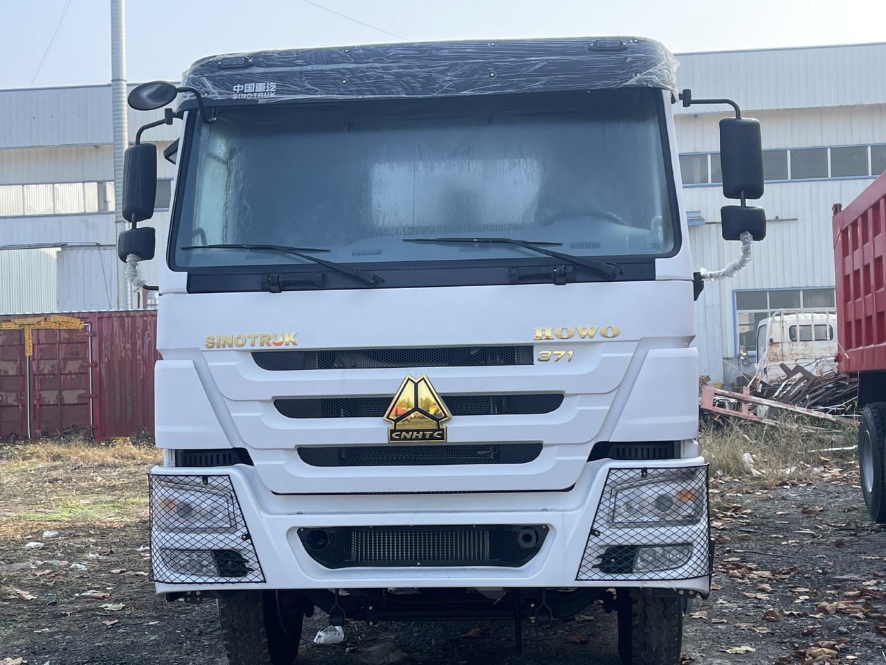 SINOTRUCK HOWO  - Camion benne: photos 3 SINOTRUCK HOWO  - Camion benne: photos 3