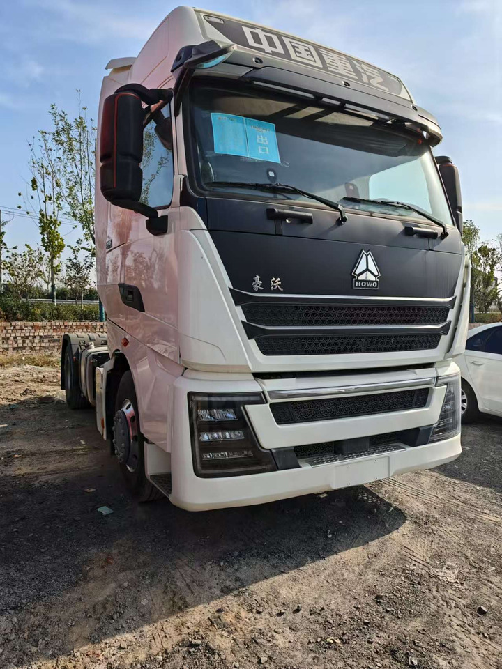 HOWO  - Tracteur routier: photos 3 HOWO  - Tracteur routier: photos 3