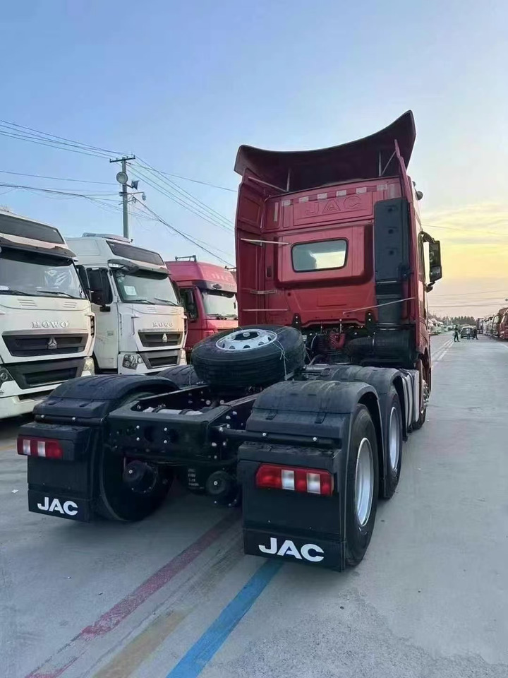 Tracteur routier JAC K7: photos 8