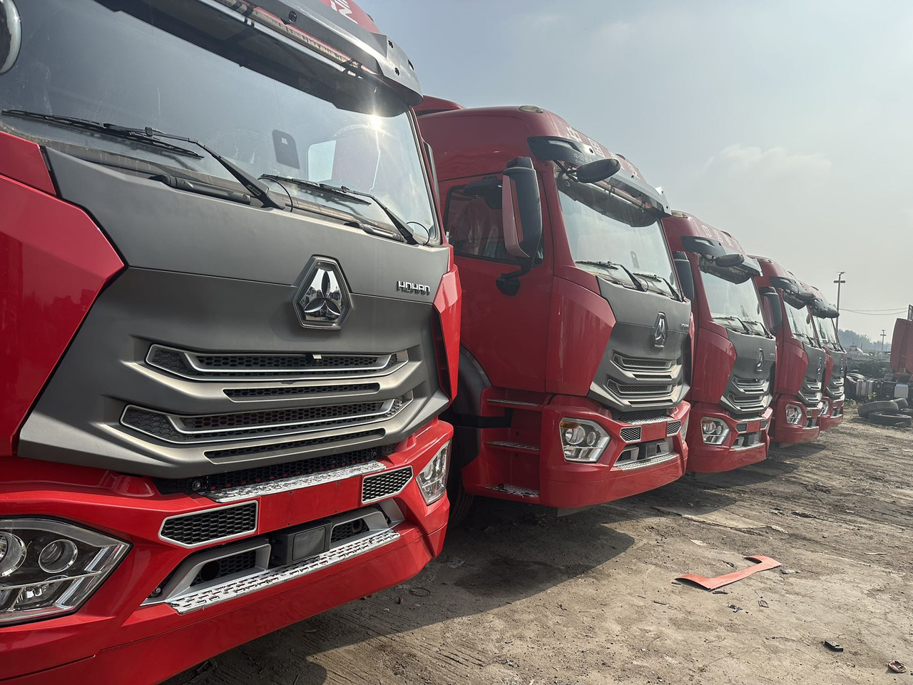 SINOTRUCK HAOHAN - Tracteur routier: photos 2 SINOTRUCK HAOHAN - Tracteur routier: photos 2